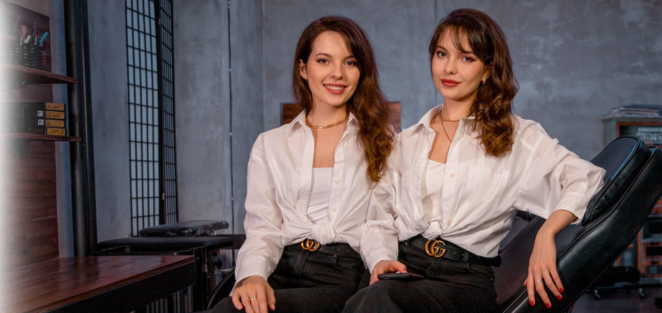 Arina & Polina - twins